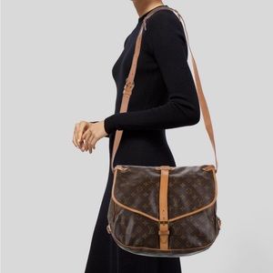 😍Louis Vuitton Monogram Saumur 35